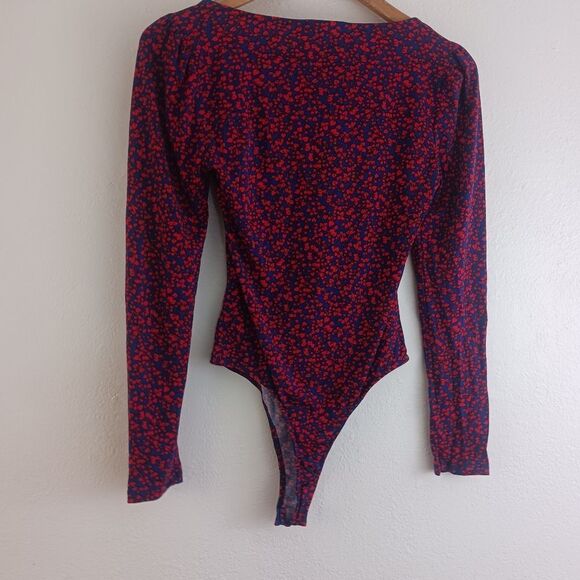 Lush long sleeve printed bodysuit size S - Picture 2 of 6